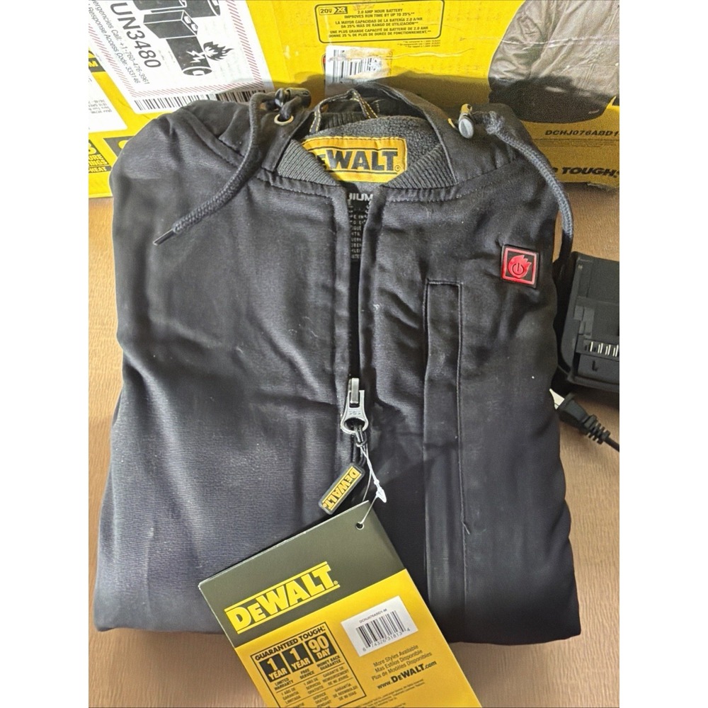 Radians DCHJ076ABD1-M DeWalt Men's Heated Coat Kitted - Black - Size M